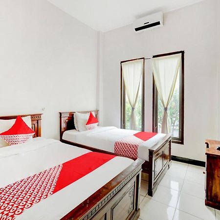 Hotel Warta Dua Денпасар Екстериор снимка
