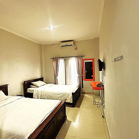 Hotel Warta Dua Денпасар Екстериор снимка