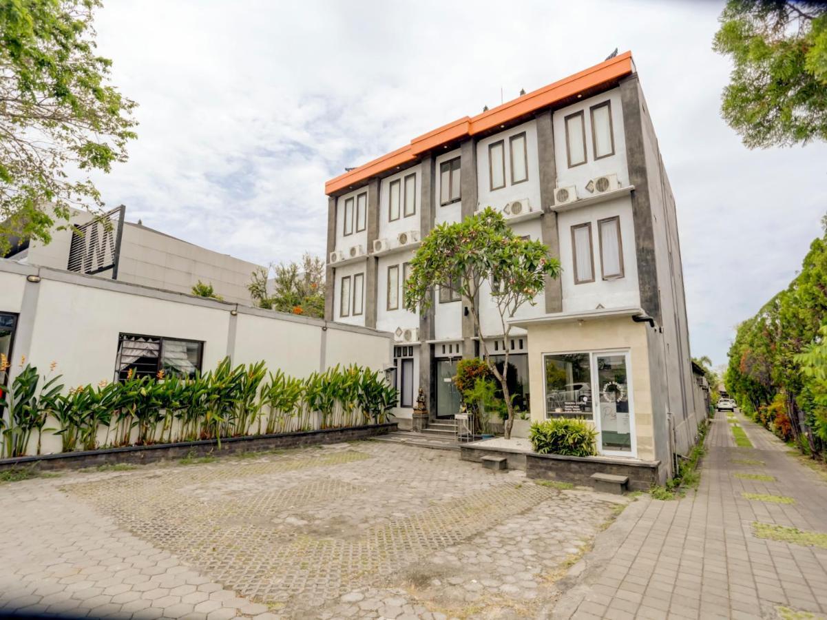 Hotel Warta Dua Денпасар Екстериор снимка