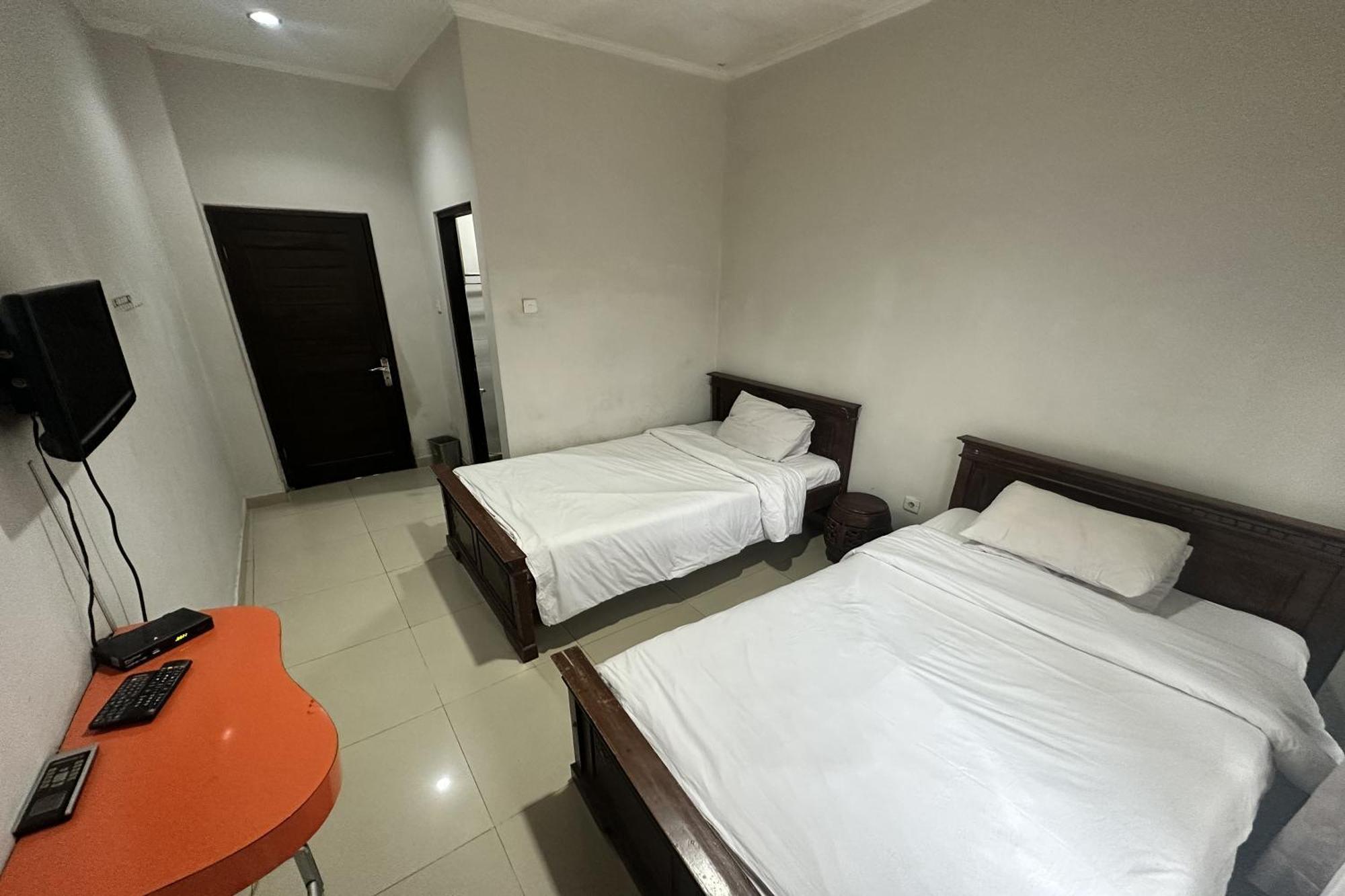 Hotel Warta Dua Денпасар Екстериор снимка