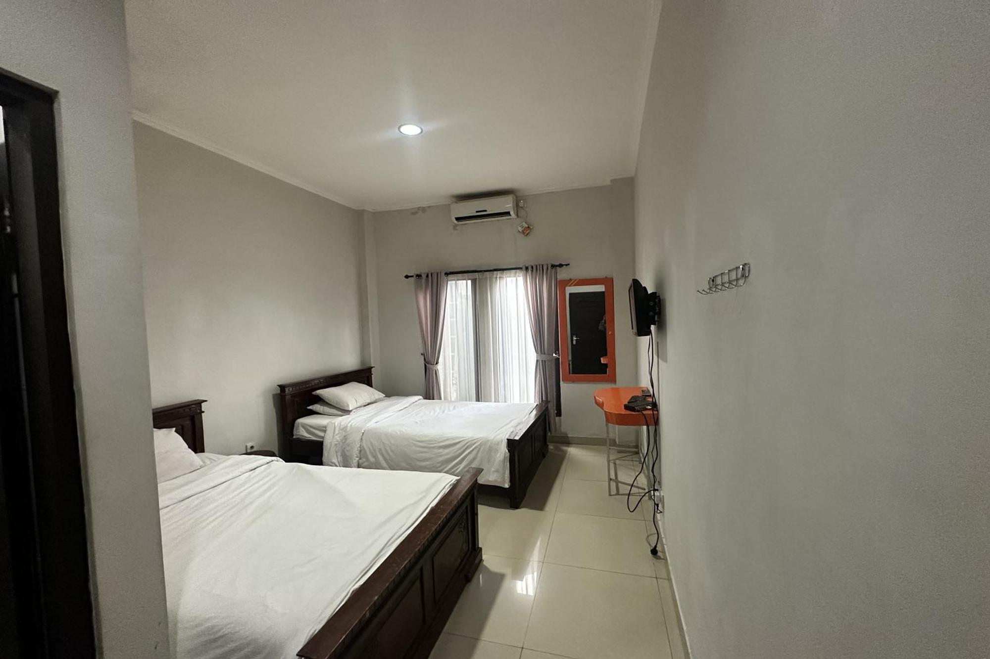 Hotel Warta Dua Денпасар Екстериор снимка