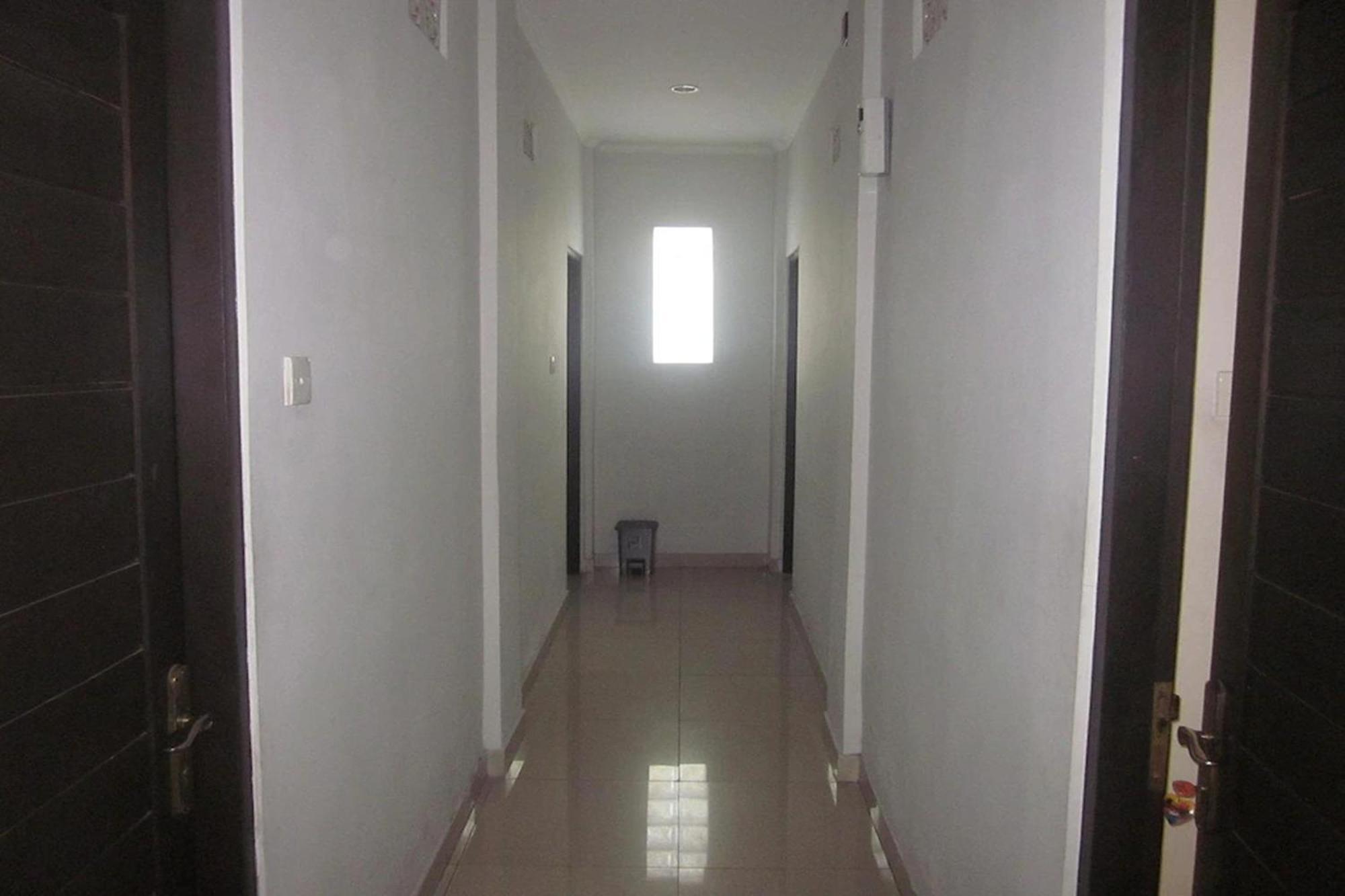 Hotel Warta Dua Денпасар Екстериор снимка
