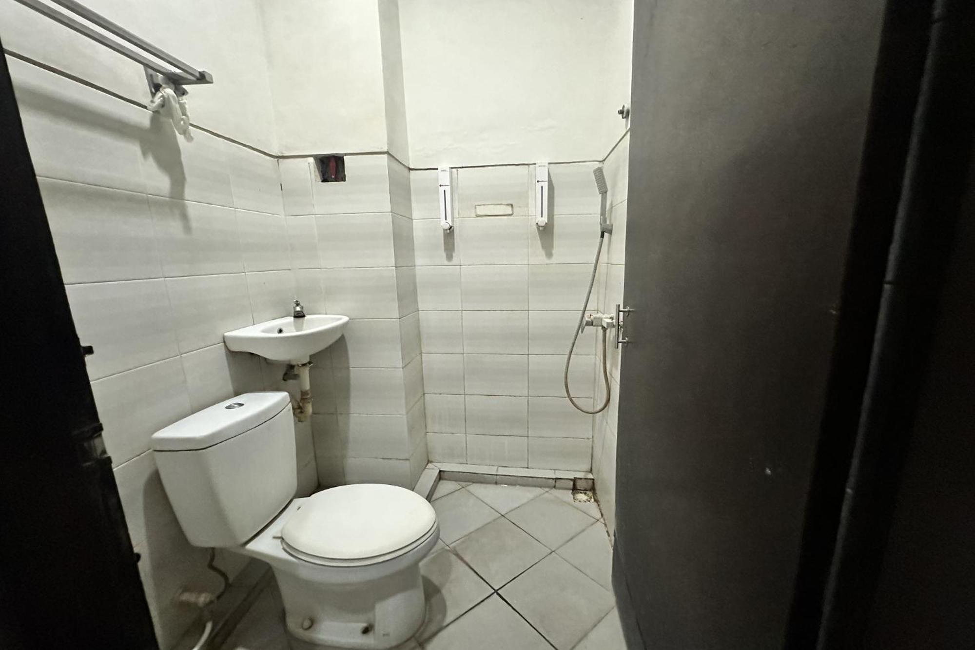 Hotel Warta Dua Денпасар Екстериор снимка