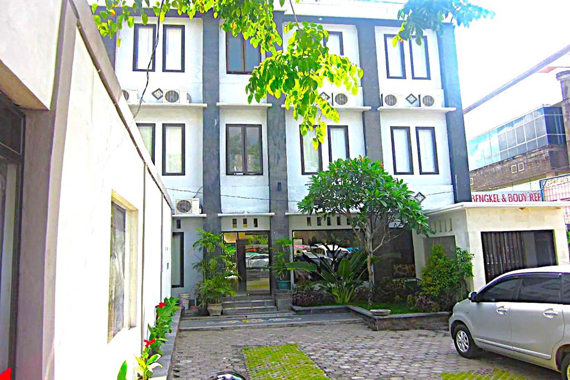 Hotel Warta Dua Денпасар Екстериор снимка