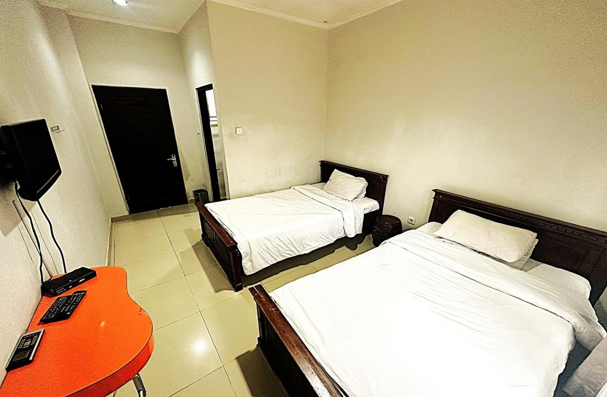 Hotel Warta Dua Денпасар Екстериор снимка